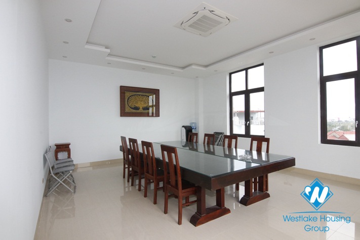 Spacious showroom/office for rent on Co Linh street, Long Bien, Hanoi